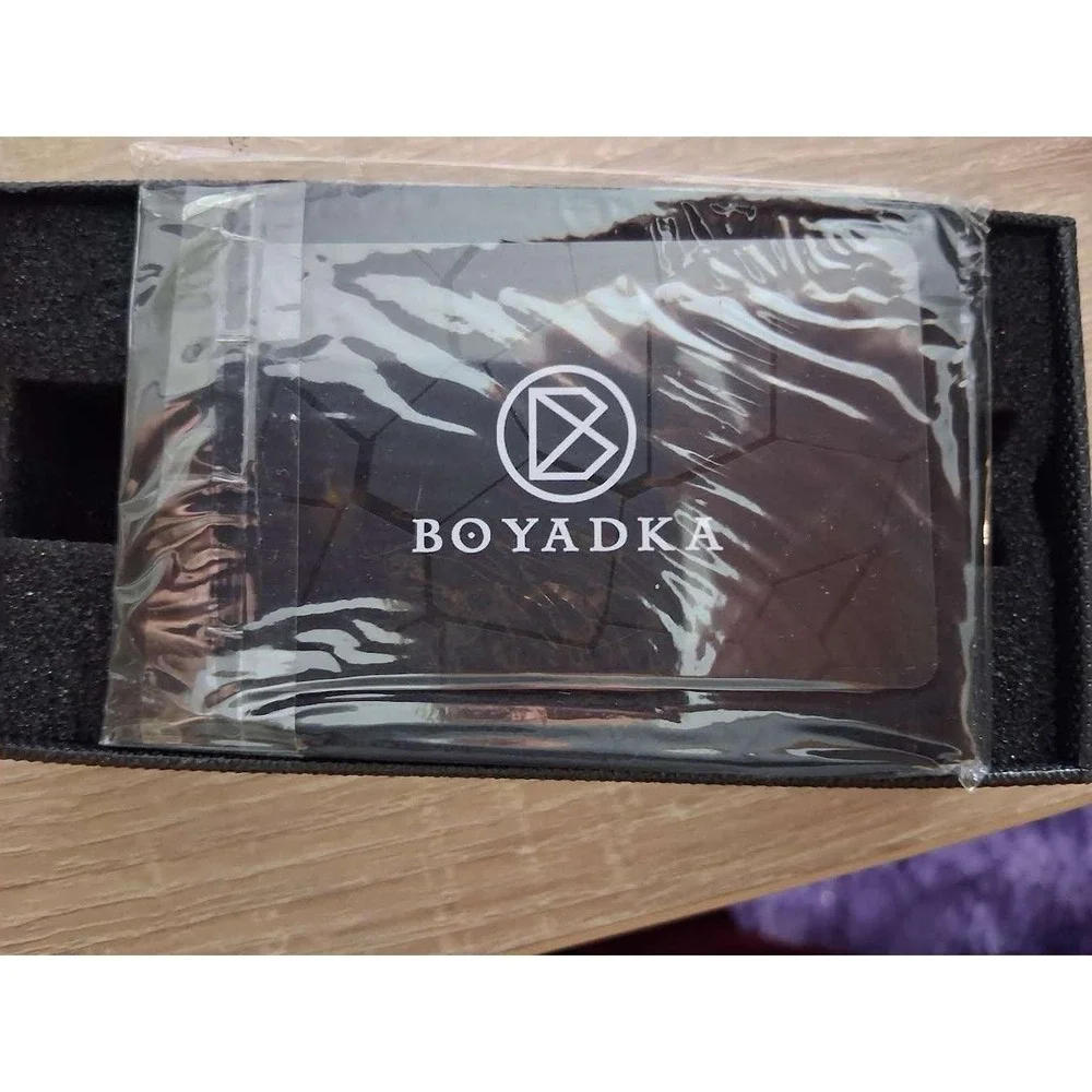 Boyadka‎ Minimalist Slim Wallet Black Geometric Card Holder New in Box